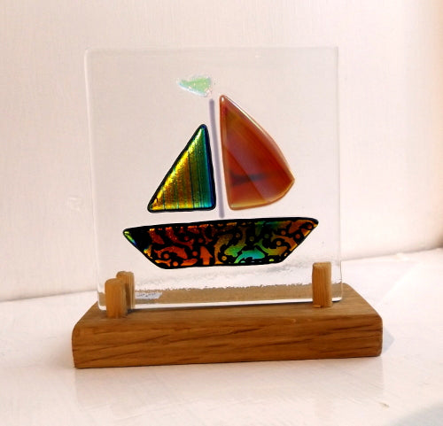 Glass Panel - Yacht on a wooden stand